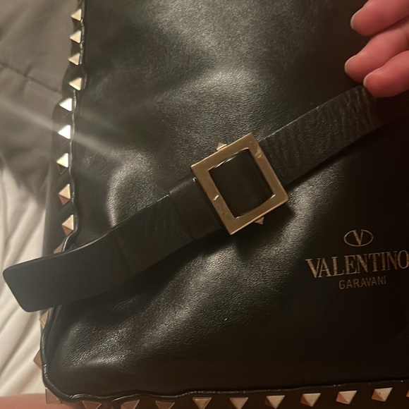 Valentino Garavani Leather ROCKSTUD Backpack - Picture 6 of 8